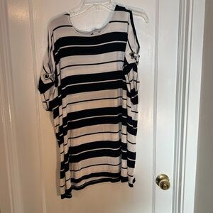 Carmen Women's 3X  Vert Striped Black & White Cold Shoulder Gently Used Blouse